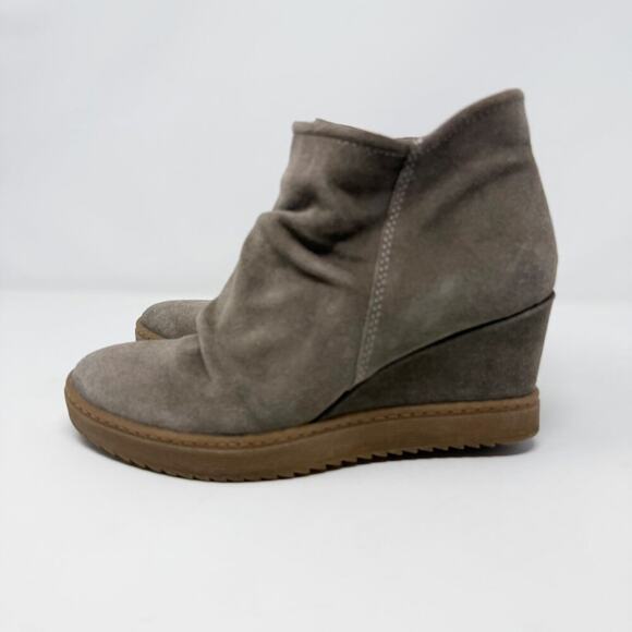 Sofft Tan Suede Wedge Heel Booties Women's Size 8 EUC Side Zip Waterproof - Picture 3 of 11